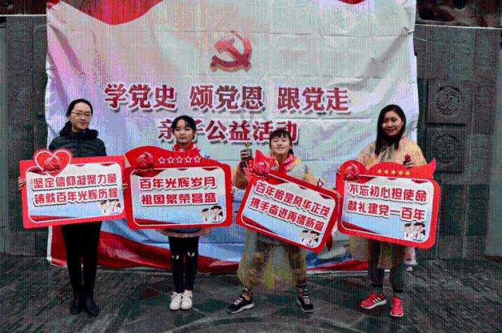 《安家》:曲玲珑露出真面目,服务生说了一句话,曲玲珑尴尬了